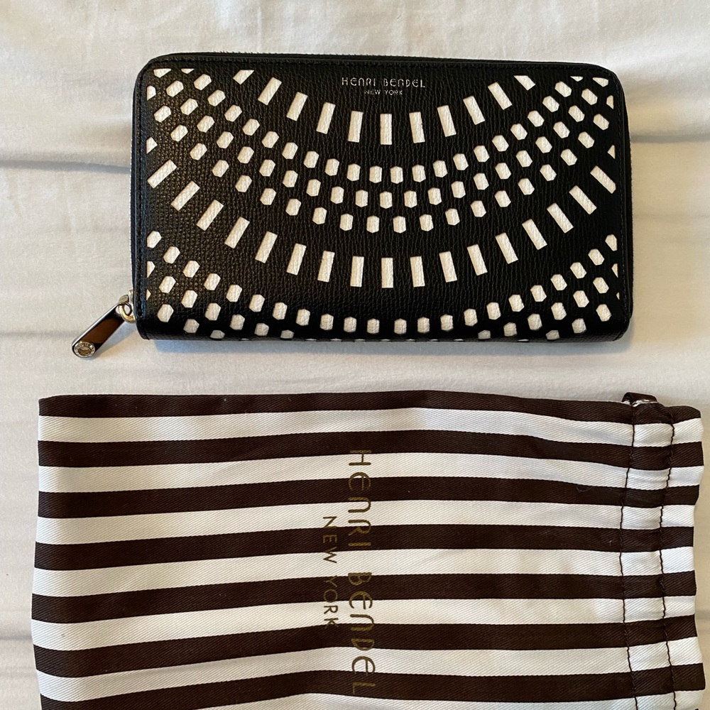 Henri Bendel Wallet